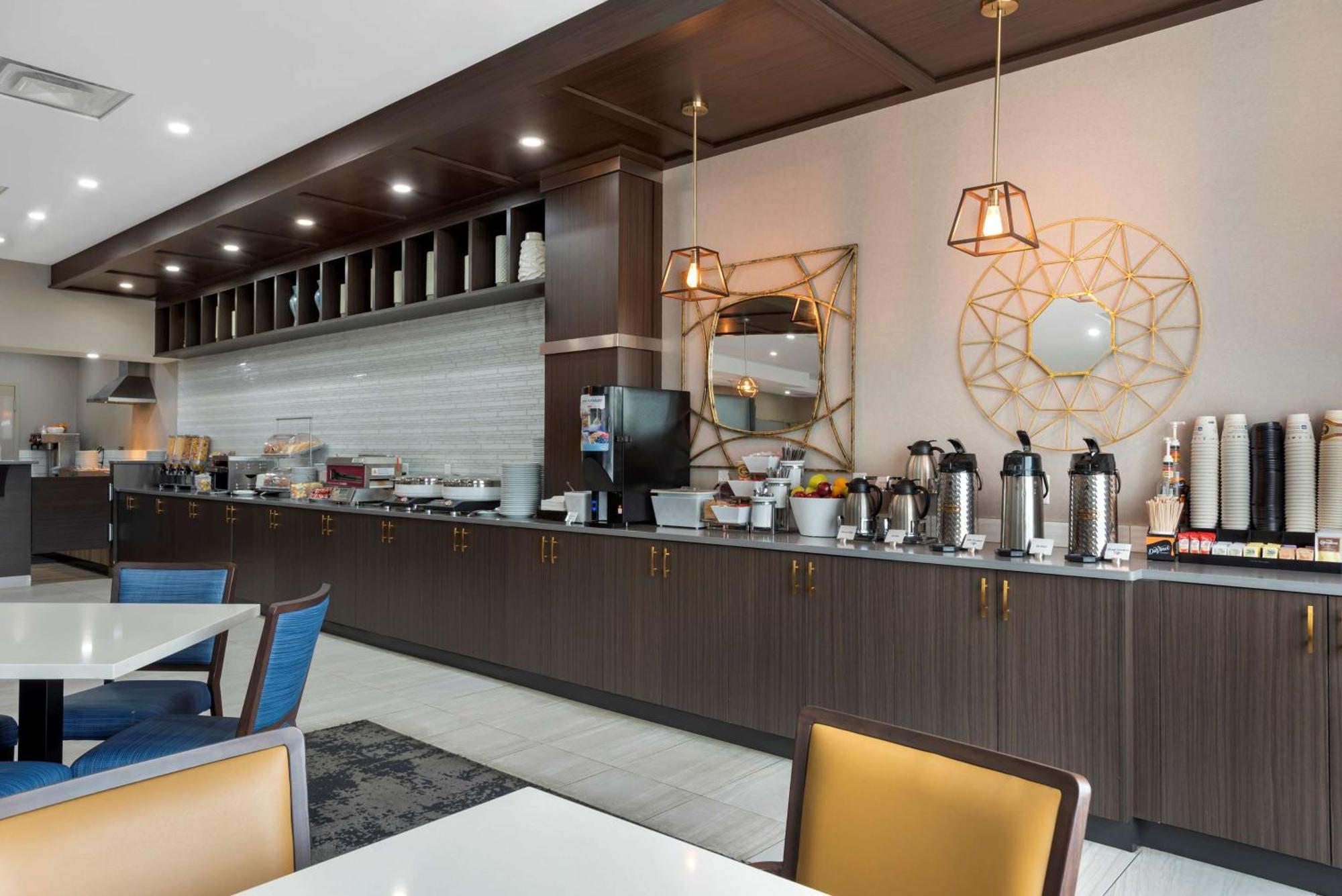 Best Western Premier Executive Residency Medicine Hat Eksteriør billede